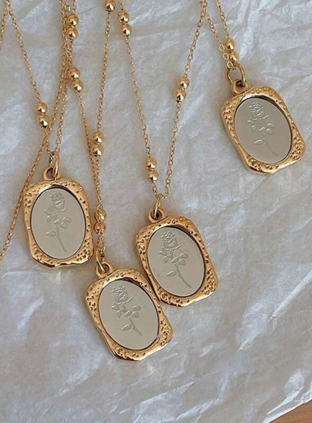 Camelia Necklace